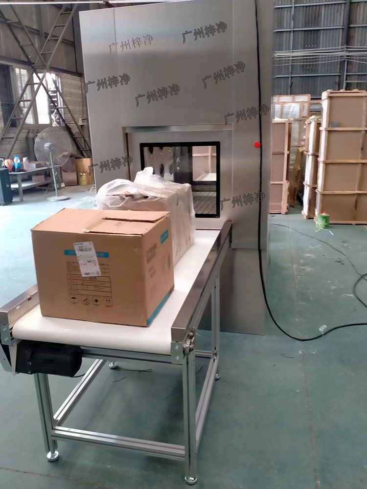 輸送線風(fēng)淋傳遞窗與輸送線貨淋室是潔凈室中用于物品傳遞和空氣凈化的關(guān)鍵設(shè)備。