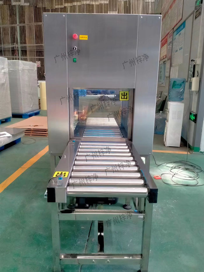 輸送線風(fēng)淋傳遞窗與輸送線貨淋室是潔凈室中用于物品傳遞和空氣凈化的關(guān)鍵設(shè)備。