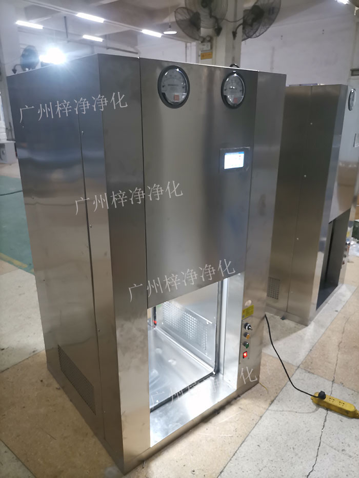 當傳遞窗與機器人連接時，機器人可以自動從傳遞窗中取出或放入物料，實現(xiàn)物料的自動傳遞。