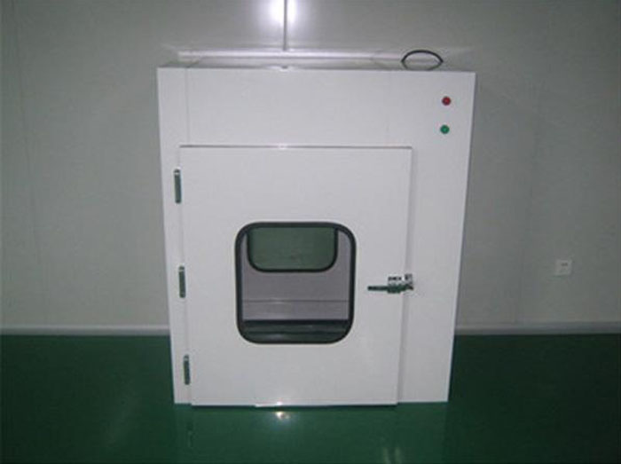 落地式傳遞窗在物料進出潔凈區，必須嚴格與人流通道分開，由生產車間物料專用通道進出。