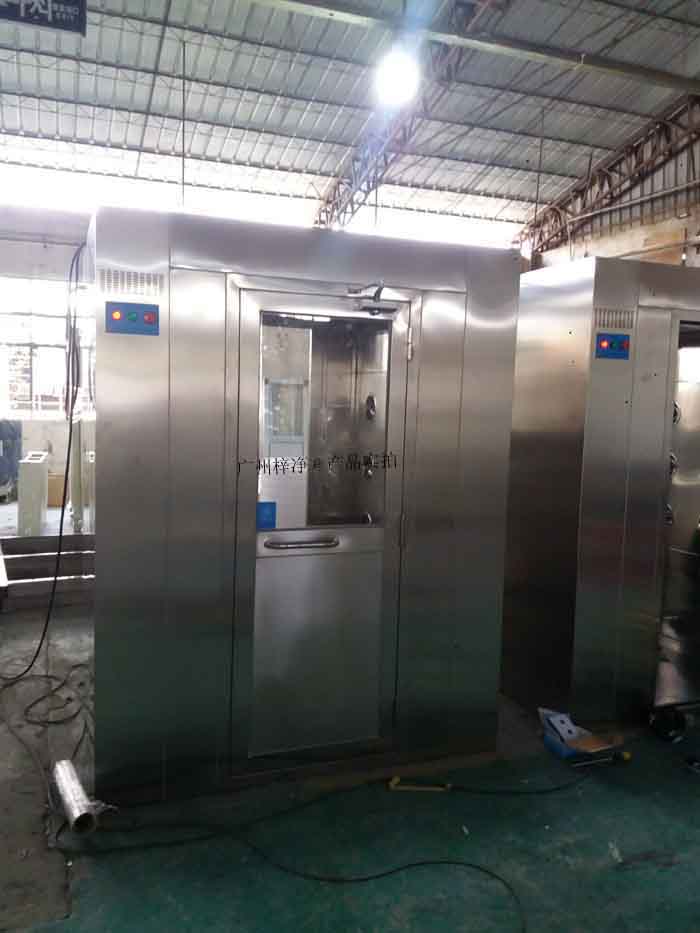 全不銹鋼風(fēng)淋室目前在行業(yè)內(nèi)有著廣泛的應(yīng)用 全不銹鋼風(fēng)淋室目前在行業(yè)內(nèi)有著廣泛的應(yīng)用